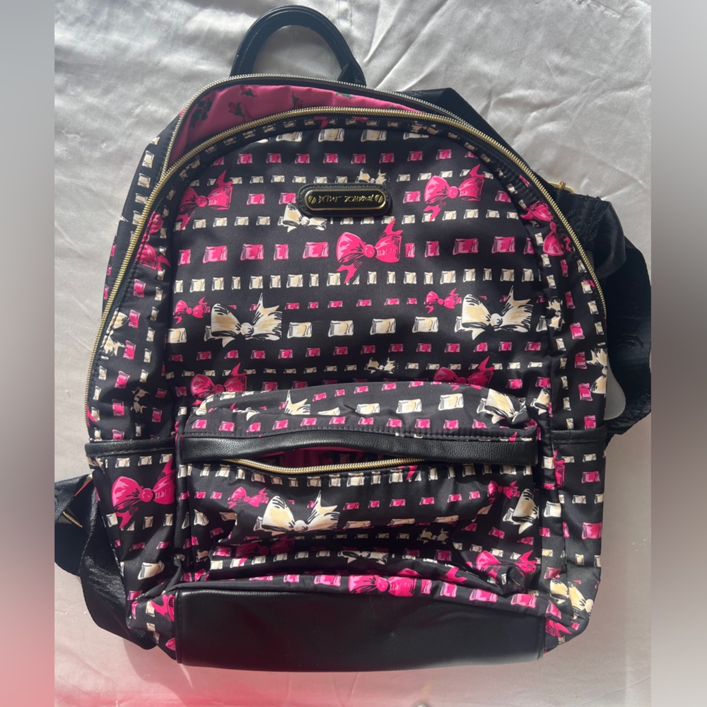 Betsy Johnson “Bows and Roses” nylon backpack NWT